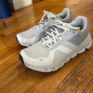 Barely Warn On-Running Sneakers 🏃‍♀️